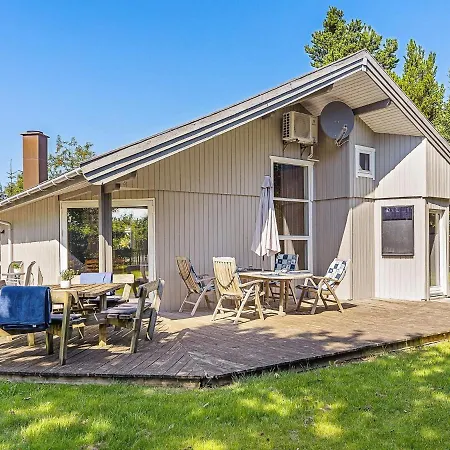 8 Person In 4* Hadsund